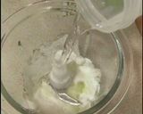 Gambar langkah 1 resipi Green Apple Milk Ice Blended.
