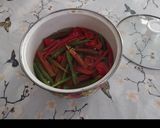 Foto del paso 2 de la receta: Ajíes en escabeche envasados en aceite