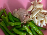 कोथिंबीर वडी (Kothimbir Vadi Recipe In Marathi)