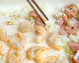 A picture of step 4 of Fried rice with pineapple & shrimp.