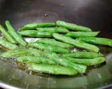蒜片炙燒牛五花義大利麵/西餐烹調的食譜步驟2照片
