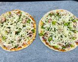 Hình bước làm 3 của món Pizza nhân hải sản