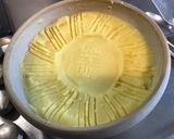 Une image de l'étape 9 de Purée de pommes de terre à l'oignon de roscoff, ail confit et beurre aux cristaux de sel.