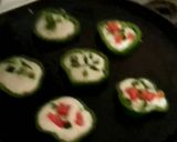 A picture of step 4 of Cheese Capsicum uttapam.