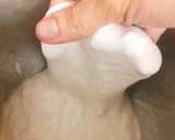 Hình bước làm 2 của món Rustic bread (bánh mì thô nướng nồi gang)