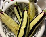 A picture of step 1 of Stuffed eggplants; vegetarian food 🍆🧄.