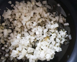 Foto del paso 2 de la receta: Lomos de merluza en salsa con gambas y almejas 8º