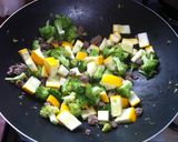 Foto del paso 5 de la receta: Pasta Penne con zucchini, brócoli y carne