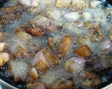 Foto del paso 1 de la receta: Manteca "colorá"casera con carne. Partimos de los chicharrones