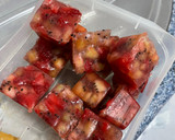 Foto del paso 4 de la receta: Cubos de hielo de fresa y kiwi