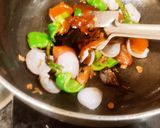 A picture of step 9 of Chilli garlic mushroom.