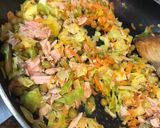 Foto del paso 2 de la receta: Revuelto de verduras y atún