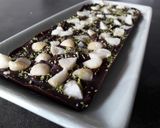 Foto del paso 6 de la receta: Chocolate negro al jengibre y lima con nueces de macadamia