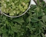 A picture of step 1 of Methi Haribhari.