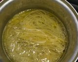 Foto langkah ke 1 dari resep Spaghetti Aglio e Olio.