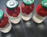 A picture of step 3 of Strawberry Liqueur drink.