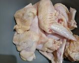 Foto langkah ke 1 dari resep Ayam Goreng Terasi Daun Jeruk.