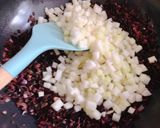 A picture of step 3 of Pan-Fried Rice Noodles with Stir-Fried Meat.