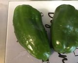Une image de l'étape 1 de Poivrons verts grillés aux épices marocaines.
