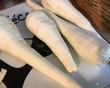 Une image de l'étape 1 de Panais sautés au miel et oignon de roscoff.