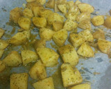 Foto del paso 4 de la receta: Patatas asadas al horno con especias