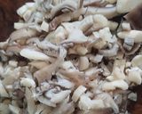 A picture of step 4 of Clam Rice Porridge (Cháo hến).