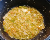 Foto del paso 2 de la receta: 333. Merluza con gambones en salsa de picada catalana