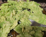 Foto del paso 2 de la receta: Tostas con aguacate y pollo