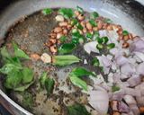 A picture of step 3 of Batata poha.
