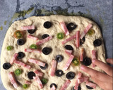 Foto del paso 3 de la receta: Primera Focaccia de Aitor con bacon y olivas negras