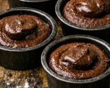 Foto del passaggio 7 della ricetta Tortino morbido al cioccolato dell’uovo di Pasqua