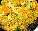 Foto langkah ke 4 dari resep Mie Goreng Sederhana.