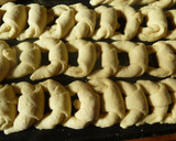 Foto del paso 3 de la receta: Medialunas de manteca