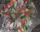 Foto langkah ke 5 dari resep Tumis jamur sawit.