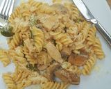 Foto langkah ke 7 dari resep Chicken Stroganoff Pasta.