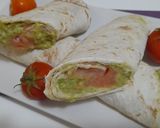 Foto del paso 3 de la receta Wrap de guacamole y salmón