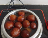 குலோப் ஜாமூன் மிக்ஸ் வித் வீட் குலோப் ஜாமூன்(gulab jamun recipe in tamil) ரெசிபி ஸ்டேப் 12 புகைப்படம்