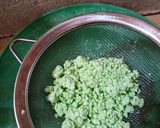 Foto langkah ke 2 dari resep Kue Putu dengan Cetakan.