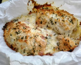 Foto del paso 5 de la receta: Salmón con costra de cebolla y queso