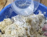 Foto langkah ke 6 dari resep Kue Bawang Jadul.