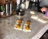 A picture of step 2 of Savory Pastries with Vegetables and Tuna, Delicious in Sanae El Khokhi's Style.