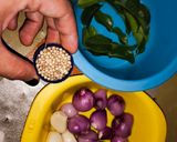 Foto langkah ke 1 dari resep Ungkep ayam bumbu kuning.