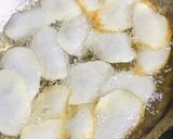 A picture of step 1 of Crispy & Salted potatoes chips.