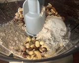 A picture of step 2 of Mango Nut Protein Bars.
