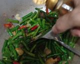 Foto langkah ke 2 dari resep Tumis Kacang Panjang Bakso.