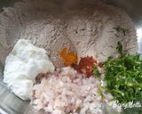 A picture of step 1 of Nachini Thalipeeth.