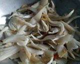Foto langkah ke 2 dari resep Tumis Jamur ~ Tahu.