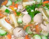 Foto langkah ke 4 dari resep Sup Pelangi Bakso.
