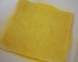 Foto langkah ke 1 dari resep Simple french toast.