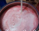 A picture of step 2 of Strawberry Mango Falooda.